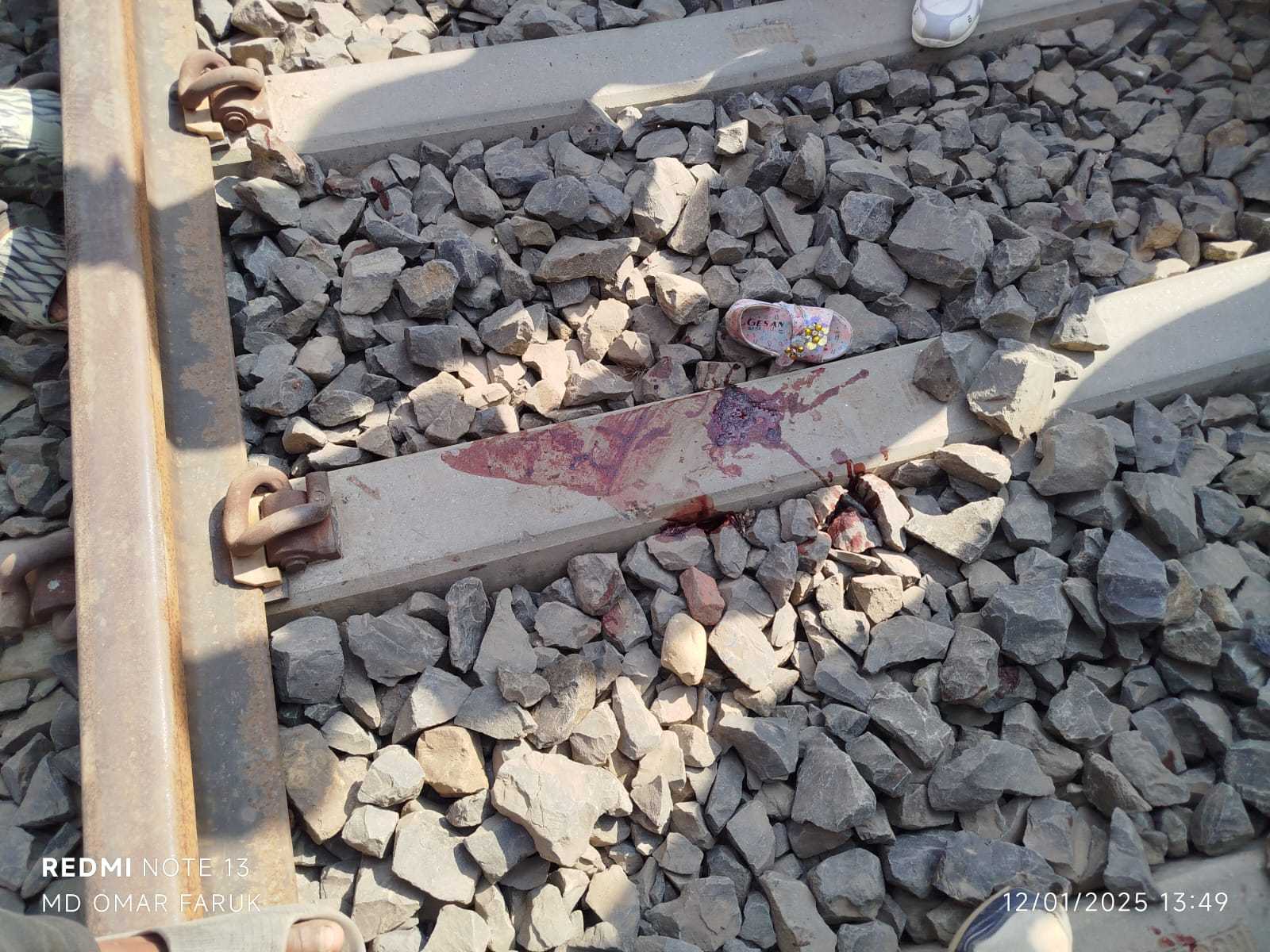 মোংলায় ট্রেনে কাটা পড়ে শিশুর মৃত্যু, গেটম্যানের অবহেলায় দুর্ঘটনা