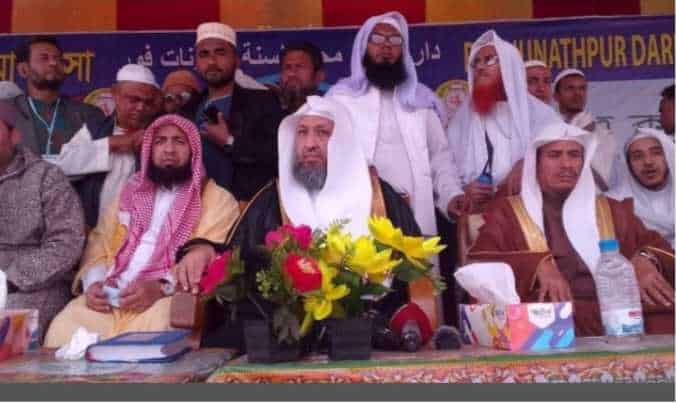ফেনীতে জুমার নামাজের ইমামতি করলেন পবিত্র কাবার সাবেক ইমাম