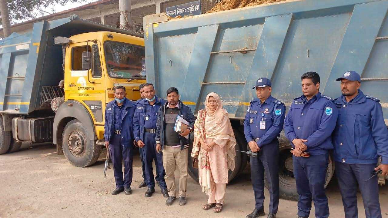 ঘাটাইলে লাল মাটি কাটায় দুই ব্যক্তিকে ২ লাখ টাকা জরিমানা