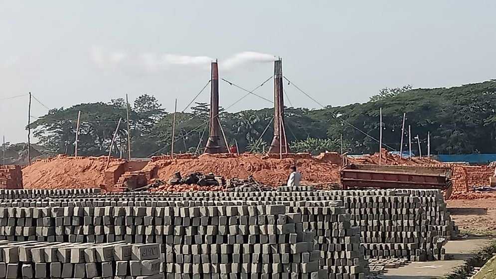 খুলনা বিভাগে অবৈধ ইট ভাটার সয়লাব, নিরব ভূমিকায় প্রশাসন