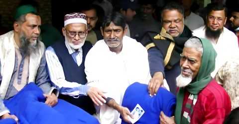 টাঙ্গাইলে সুবিধা বঞ্চিত শীতার্তদের মাঝে শীতবস্ত্র বিতরণ