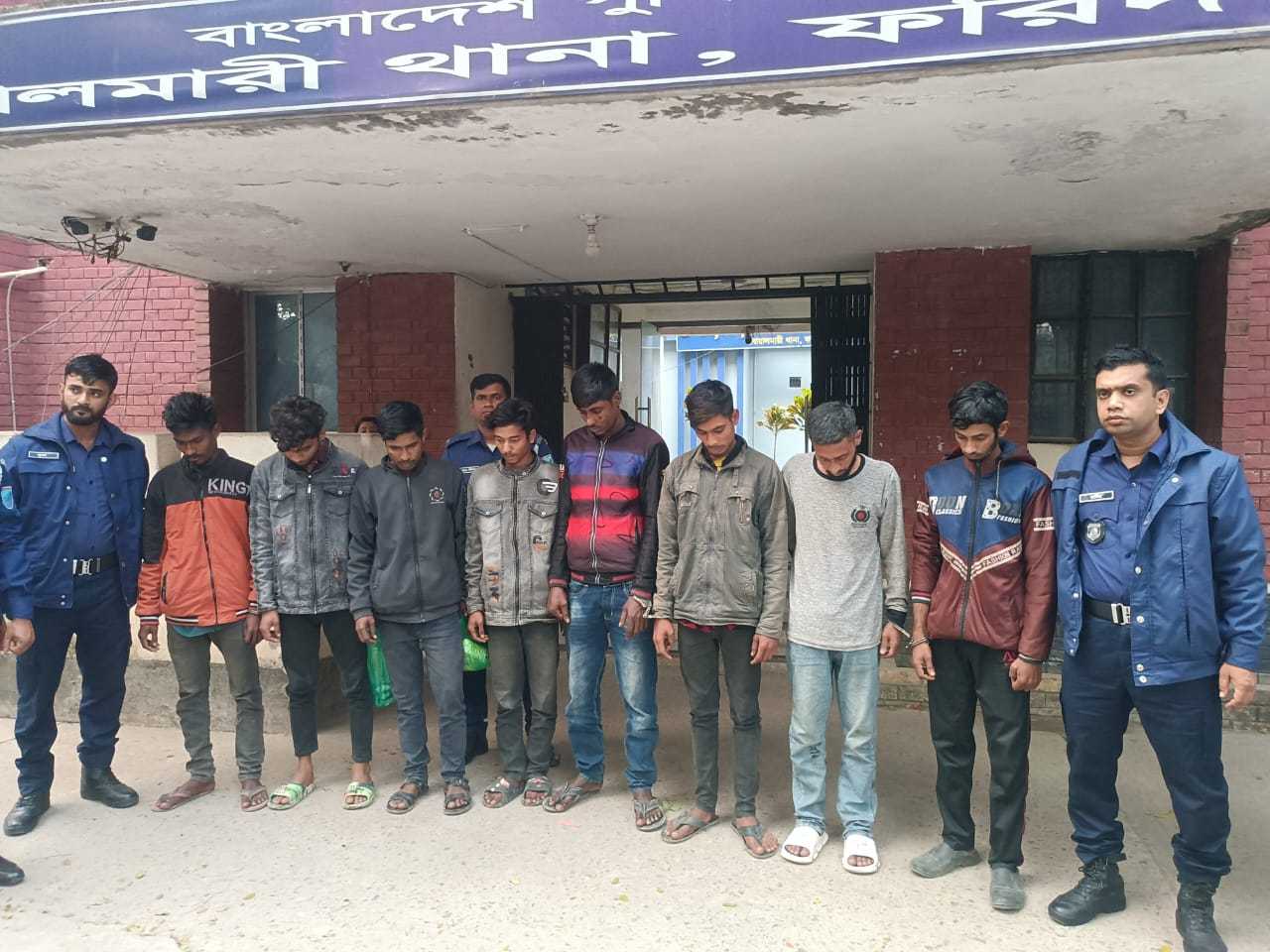 বোয়ালমারিতে গরু চুরি করতে গিয়ে হাতে নাতে ধরা খেলো ৮ চোর