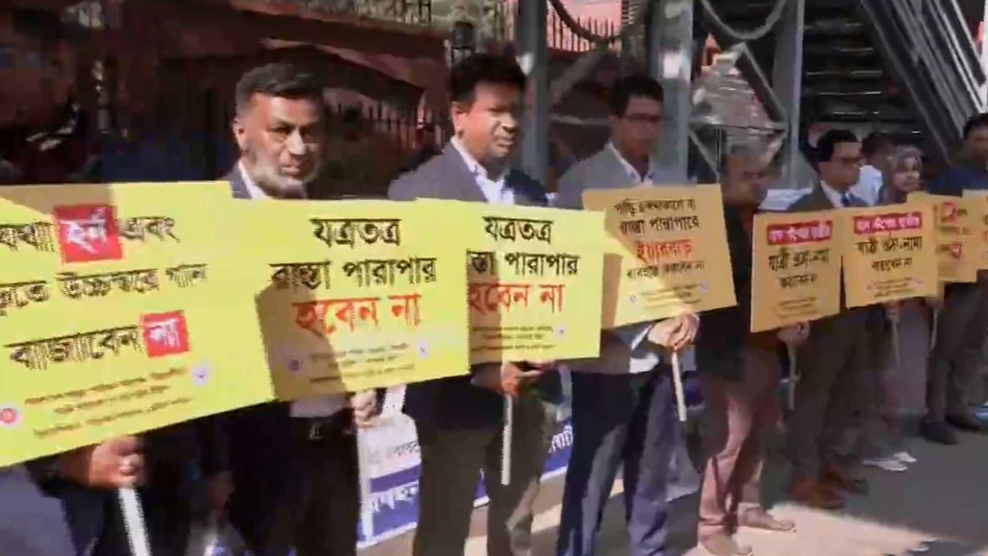 সড়ক নিরাপত্তা সচেতনতায় বিআরটিএ’র উদ্যোগ, সচিবের বক্তব্য