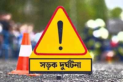 নাটোরের বড়াইগ্রামে দুই ট্রাকের সংঘর্ষে এক নিহত, বাস উল্টে আহত ১০