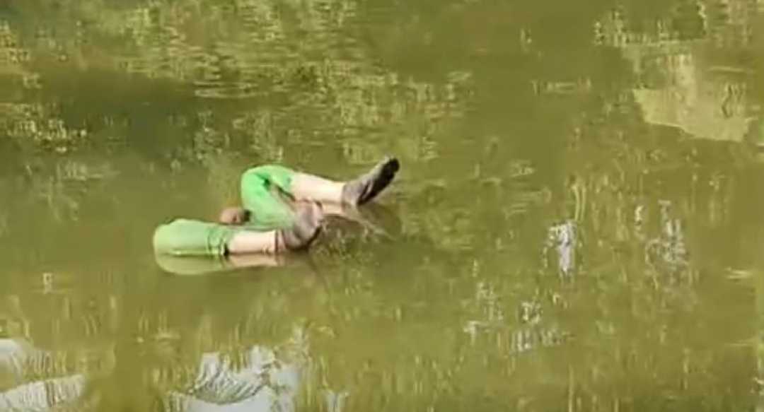 ফকিরহাটে একটি পুকুর থেকে মরদেহ উদ্ধার