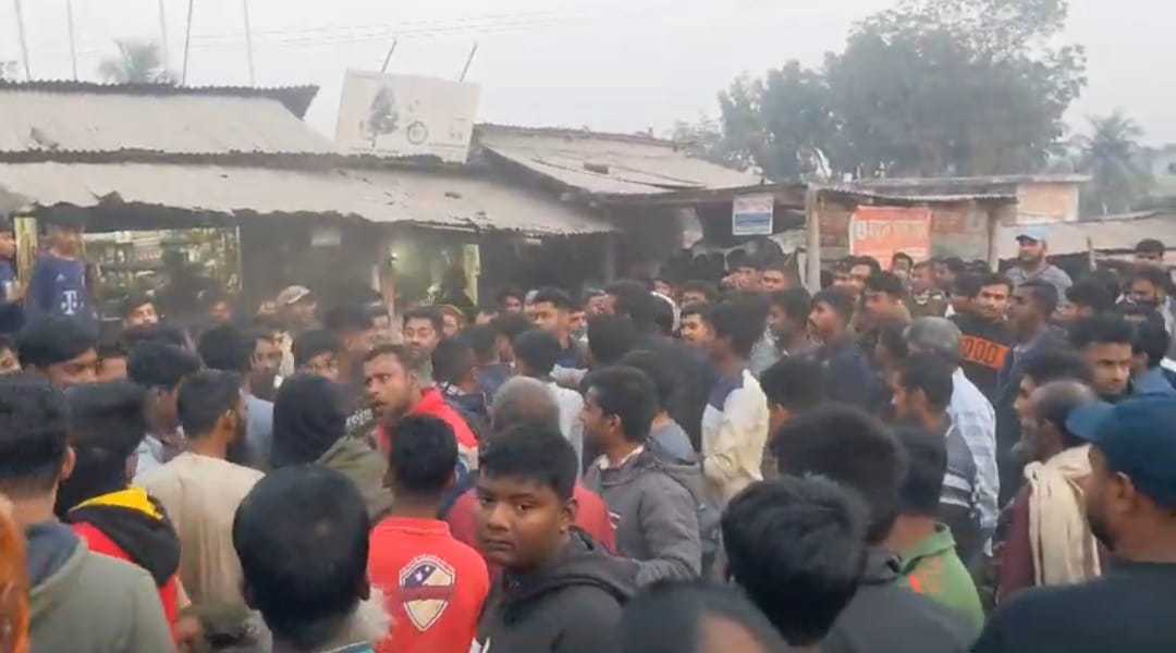 বড়াইগ্রামে ফুটবল খেলাকে কেন্দ্র করে দুই গ্রামবাসীর মধ্যে সংঘর্ষ, আহত ১৫