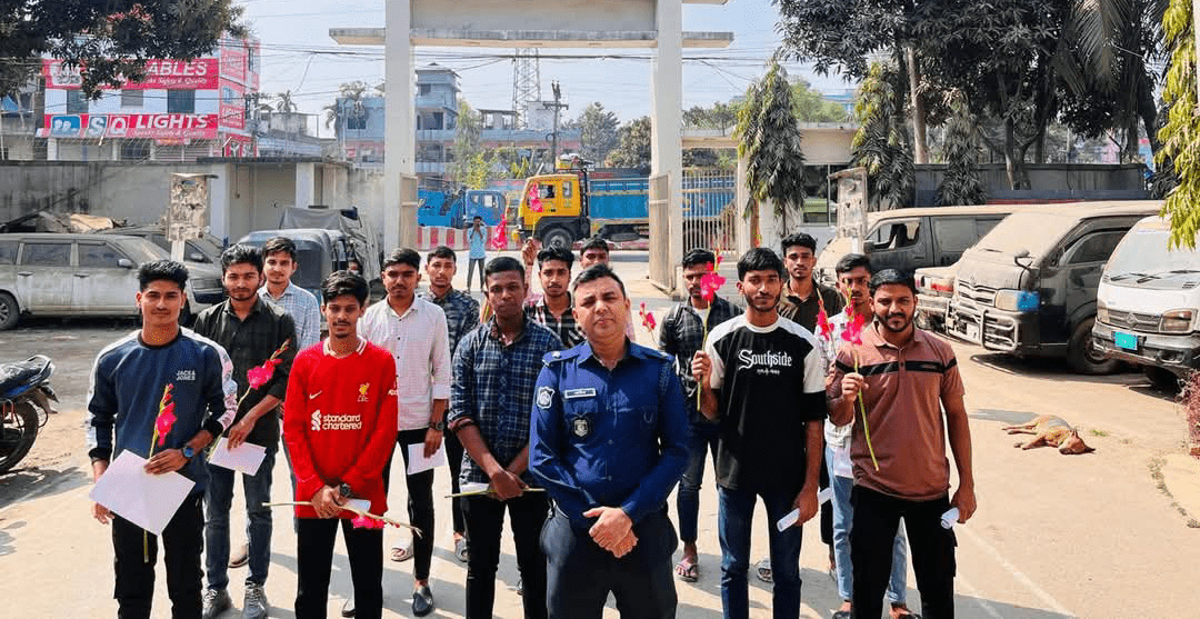 মীরসরাইয়ে নামমাত্র খরচে পুলিশে নিয়োগ পেলেন ১৫ জন