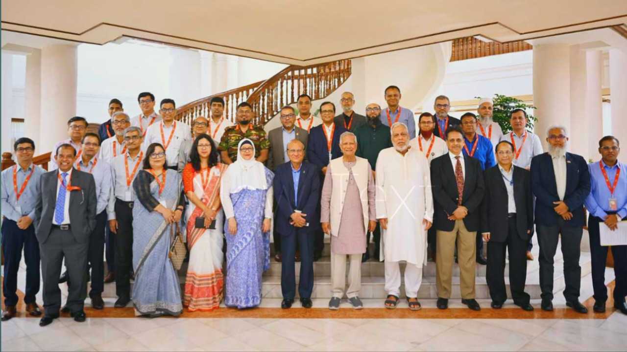 ঝামেলামুক্ত ঈদ উপহার দেওয়ায় সংশ্লিষ্ট কর্মকর্তাদের ধন্যবাদ প্রধান উপদেষ্টার