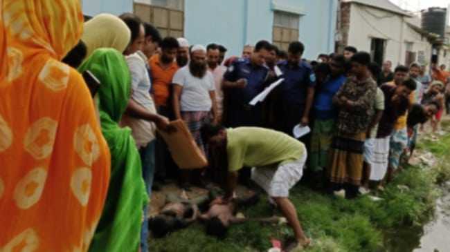 আশুলিয়ায় পুকুর থেকে দুই শিশুর লাশ উদ্ধার করেছেন থানা পুলিশ!