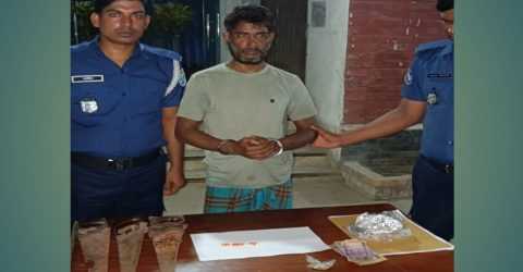 বোয়ালমারীতে যৌথবাহিনীর হাতে ইয়াবা ও নগদ টাকা সহ মাদককারবারি আটক।