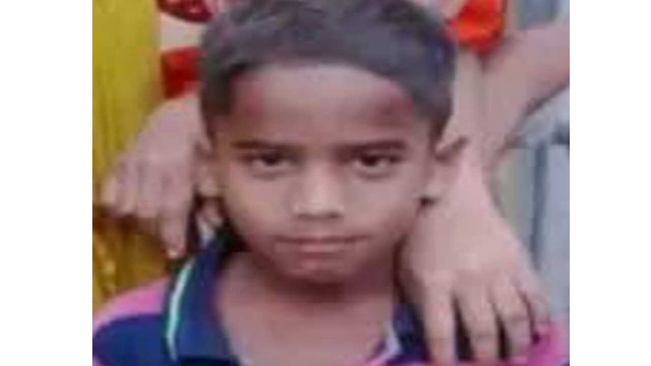 গফরগাঁওয়ে পুলিশের গাড়ির চাপায় প্রাণ গেল তৃতীয় শ্রেণির শিক্ষার্থীর