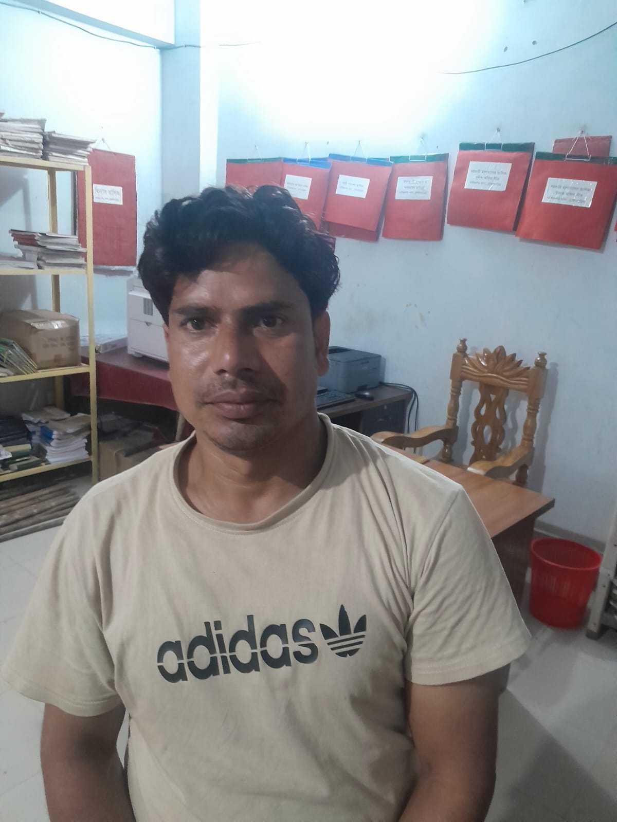 নাসিরনগরে মাছ বিক্রি করতে এসে গ্রেফতার যুবলীগ নেতা
