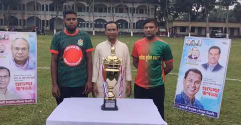 মরহুম আরাফাত রহমান কোকো গোল্ডকাপ ফুটবল টুর্নামেন্টের ট্রফি উন্মোচন, আজ ফাইনাল ম্যাচ