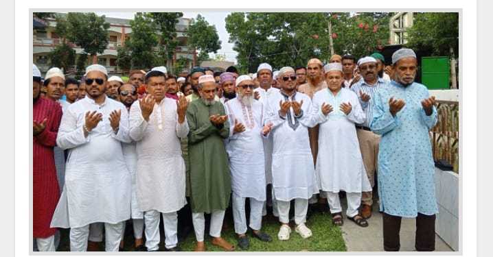 প্রখ্যাত আলেম পাঁচবাগী (রহ.)-এর কবর জিয়ারত করলেন আলমগীর মাহমুদ আলম