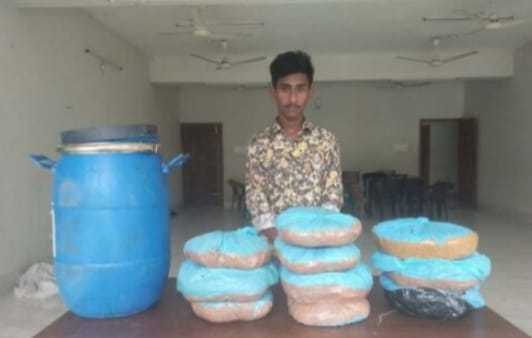 বরিশালে ১০ কেজি গাজাসহ মাদক ব্যবসায়ী আটক