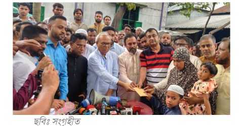 শহীদ আরমান মোল্লার পরিবারের পাশে দাঁড়ালেন তারেক রহমান
