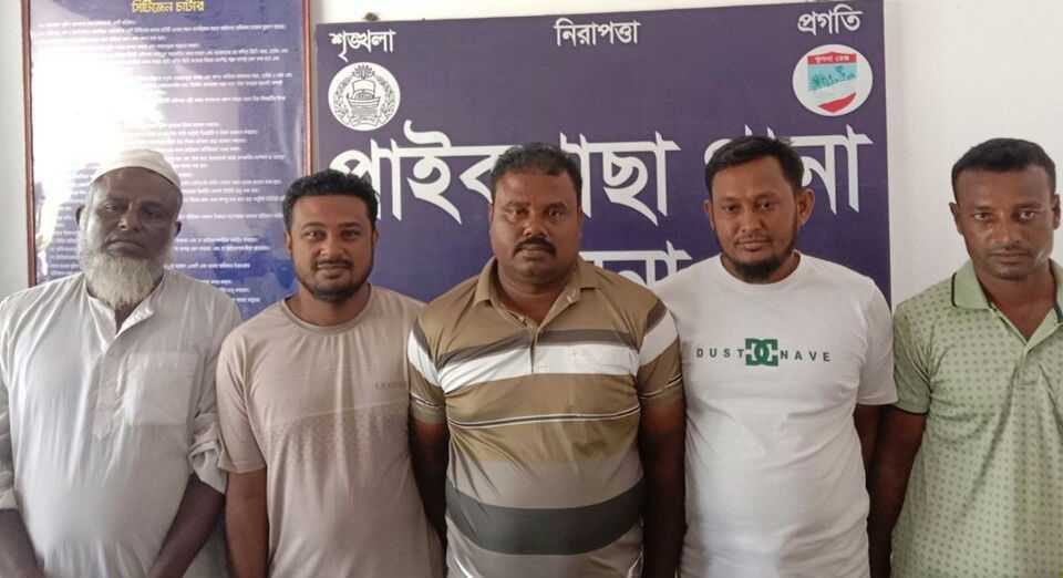 পাইকগাছায় পুলিশের পৃথক অভিযানে গ্রেফতার -৫ 