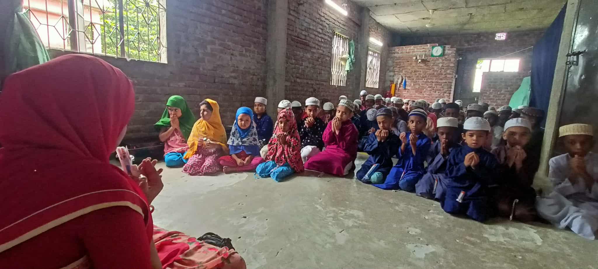 বিজয়ীর উদ্যোগে মাদ্রাসা শিক্ষার্থীদের মাঝে কোরআন শরীফ শিক্ষা সামগ্রী বিতরণ