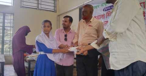 নান্দাইলে আব্দুল জলিল শিক্ষা ফাউন্ডেশনের উদ্যোগে বিনামূল্যে শিক্ষা উপকরণ বিতরণ ৫০