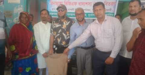ডিমলায় মানবিক সহায়তা কর্মসূচির আওতায় ভিজিএফ এর চাল বিতরণ। 