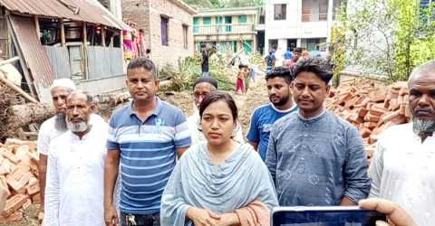উন্নয়নমূলক কর্মকাণ্ডে বাধা সৃষ্টিকারী অবৈধ স্থাপনা উচ্ছেদ করেছে ভ্রাম্যমাণ আদালত।