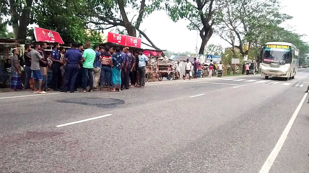 ফকিরহাটে পরিবহনের ধাক্কায় পথচারী নিহত