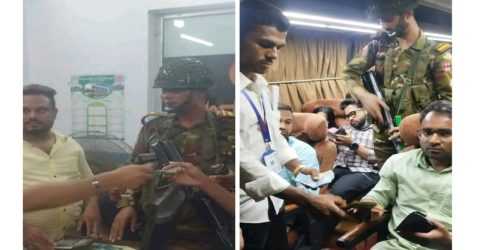 জয়পুরহাটে ঢাকাগামী বাসে সেনা অভিযান, অতিরিক্ত ভাড়া ফেরত পেলেন যাত্রীরা