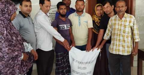 রংপুরের পীরগাছার কল্যাণী ইউনিয়নে ভিজিএফ এর চাল বিতরণ 