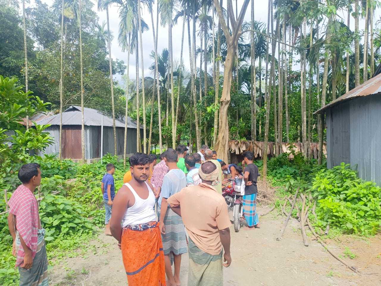 সাংবাদিকদের অনুসন্ধান ও সংবাদ প্রকাশের পরেই প্রশাসনের হস্তক্ষেপ, উদ্ধার হচ্ছে ৬৮০ ফুট দীর্ঘ সরকারি রাস্তা