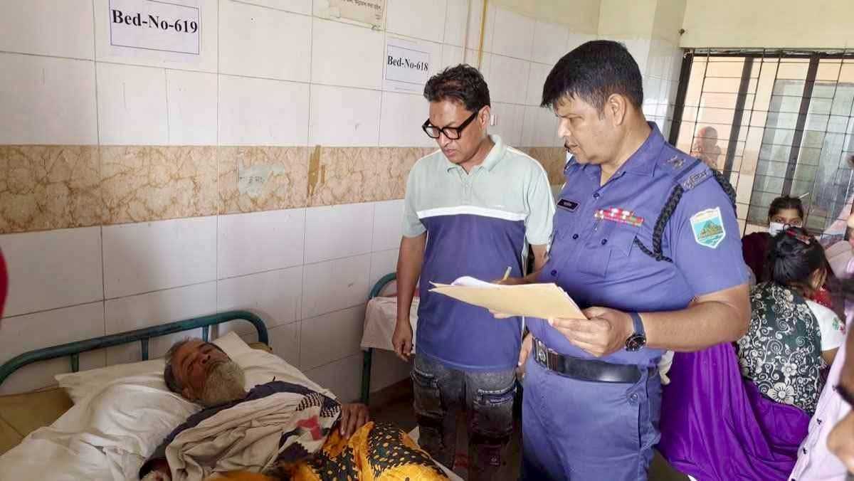 নওগাঁয় সড়ক দুর্ঘটনায় নারী নিহত, শিশুসহ আহত ৬