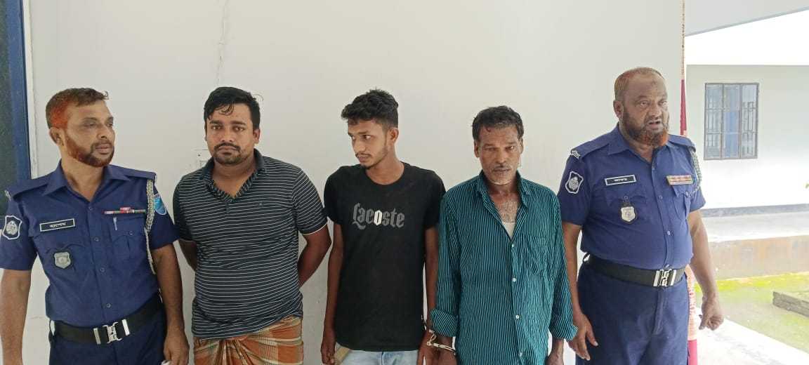 সদরপুরে পুলিশের অভিযানে ৫০ পিস ইয়াবাসহ গ্রেপ্তার ২, ওয়ারেন্টভুক্ত ১ জনসহ মোট ৩ জন সোপর্দ