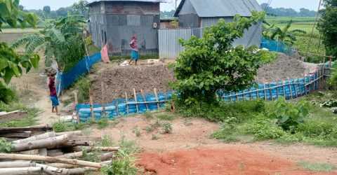 সদরপুরে সরকারি খাল ভরাটসহ জমি দখলের অভিযোগ