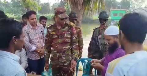 সিংড়ায় সেনাবাহিনীর হস্তক্ষেপে অতিরিক্ত ইজারা বন্ধ ও অতিরিক্ত ইজারা ফেরত দেওয়ার নির্দেশ 