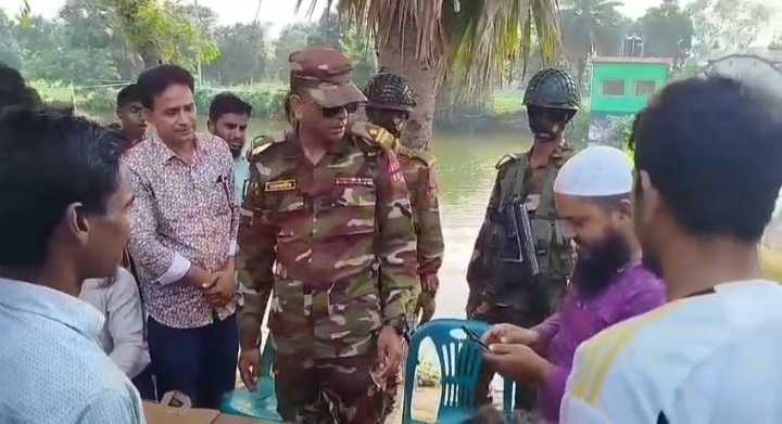 সিংড়ায় সেনাবাহিনীর হস্তক্ষেপে অতিরিক্ত ইজারা বন্ধ ও অতিরিক্ত ইজারা ফেরত দেওয়ার নির্দেশ 