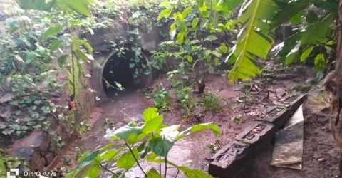 ঝিকরগাছায় বসত বাড়ির সামনে সরকারী কালভার্ট বন্ধ করে দেওয়ার অভিযোগ