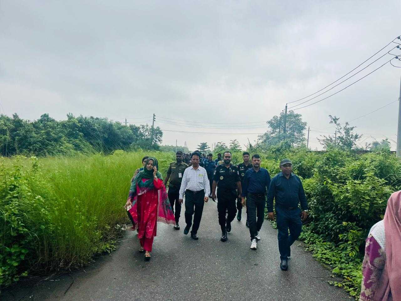 কালীগঞ্জে পূর্বাচল নতুন শহরে উচ্ছেদ অভিযান যৌথবাহিনীর।