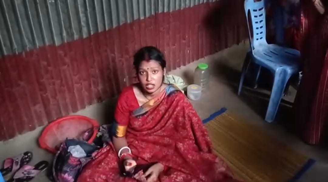 বিয়ের স্বীকৃতির দাবিতে অনশনে হরিজন তরুণী সঞ্চিতা, স্বামীর পরিবারে অস্বীকৃতি