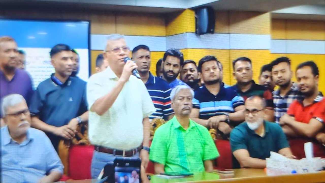 জুলাই-আগস্ট আন্দোলনে শহীদ ও আহতদের স্মরণে জাতীয়তাবাদী শ্রমিক দল তিতাস গ্যাস শাখার উদ্যোগে আলোচনা ও দোয়া মাহফিল অনুষ্ঠিত 