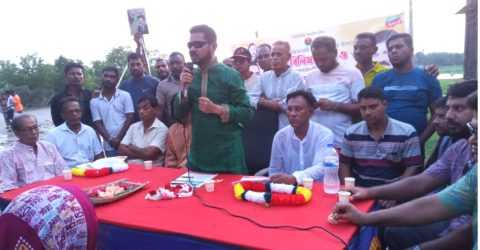 বটিয়াঘাটায় আমির এজাজ খানের লিফলেট বিতরণ ও পথসভা অনুষ্ঠিত