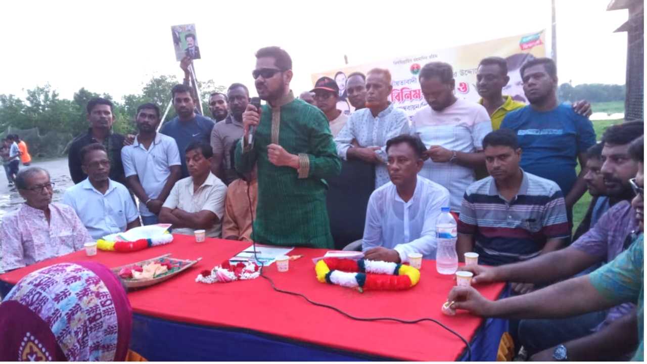 বটিয়াঘাটায় আমির এজাজ খানের লিফলেট বিতরণ ও পথসভা অনুষ্ঠিত