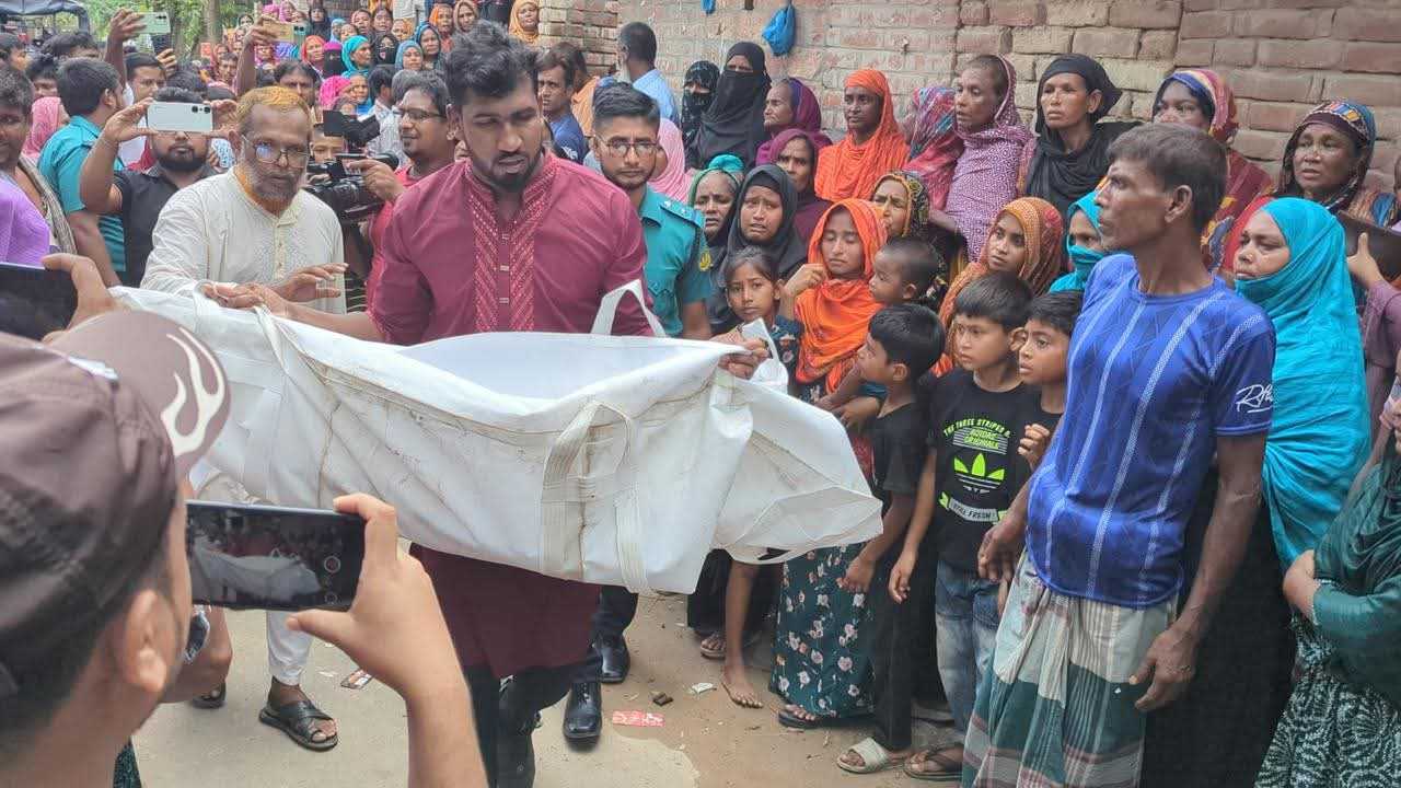 রাজশাহীর পবায় একই পরিবারের ৪ জনের মর্মান্তিক মৃত্যু: এলাকায় শোকের ছায়া