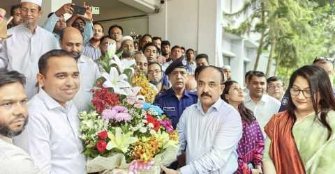 টাঙ্গাইলের ঘাটাইলে ঢাকা বিভাগীয় কমিশনারের পরিদর্শন, উপহার বিতরণ ও একাধিক উন্নয়ন প্রকল্প উদ্বোধন