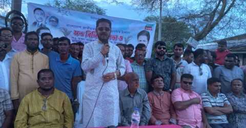 বটিয়াঘাটা সুরখালী ইউনিয়নে মতবিনিময় সভা ও লিফলেট বিতরণে আমির এজাজ খান