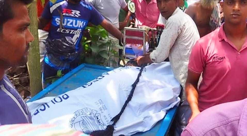 রাজশাহী মোহনপুরে ঋণের দায়ে আকবর নামের কৃষক গলায় ফাঁসি নিয়ে আত্মহত্যা 