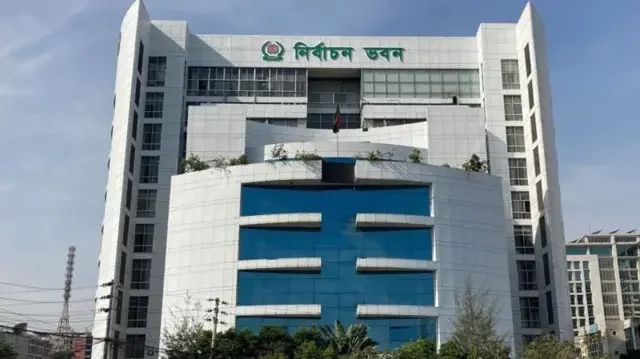 খসড়া তালিকা প্রকাশ : দেশের মোট ভোটার ১২ কোটি ৬১ লাখ ৭০ হাজার ৯০০ জন