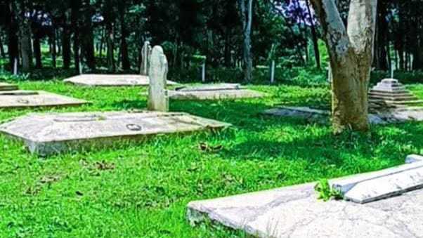 ঐতিহাসিক লংলা ব্রিটিশ সিমেনট্রি