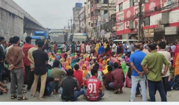 গাজীপুরে শ্রমিক বিক্ষোভে সড়ক অবরোধ, যান চলাচল স্থবির