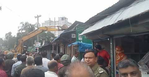 কালিয়াকৈরে বনভূমি উদ্ধারে বন বিভাগ ও স্থানীয় প্রশাসনের যৌথ উচ্ছেদ অভিযান