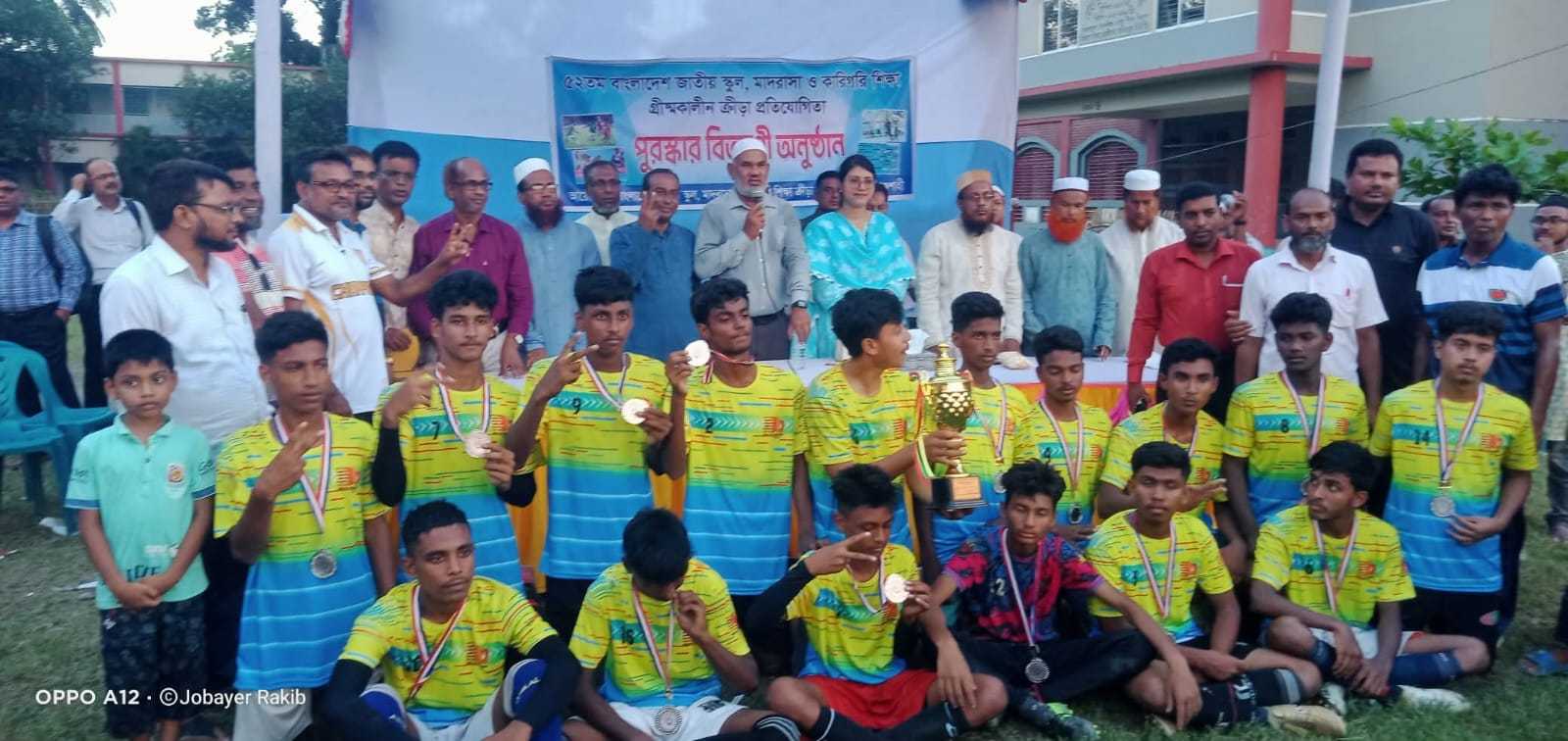 রাজশাহী মোহনপুরে ৫২তম জাতীয় স্কুল, মাদ্রাসা ও কারিগরি শিক্ষা গ্রীষ্মকালীন ক্রীড়া প্রতিযোগিতার পুরস্কার বিতরণ