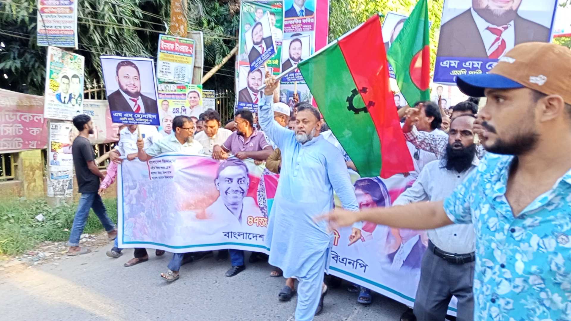 সদরপুরে এম এম হোসাইনের নেতৃত্বে বর্ণাঢ্য র‍্যালি ও আলোচনা সভায় বিএনপির ৪৭তম প্রতিষ্ঠাবার্ষিকী উদযাপন